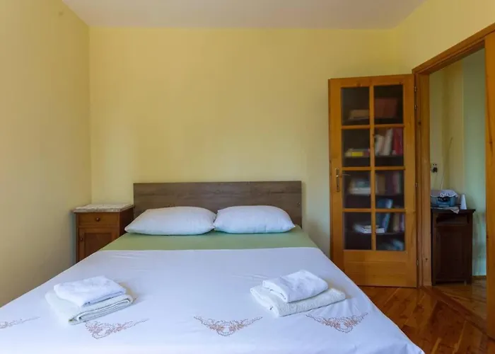 Sleep & Fly Apartment