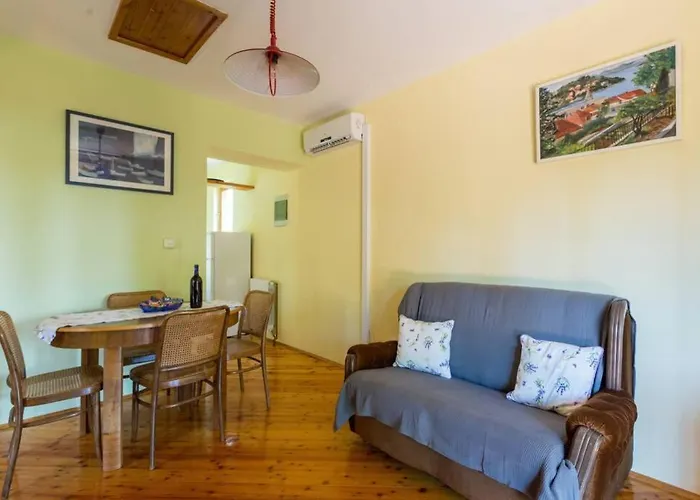 Sleep & Fly Apartment